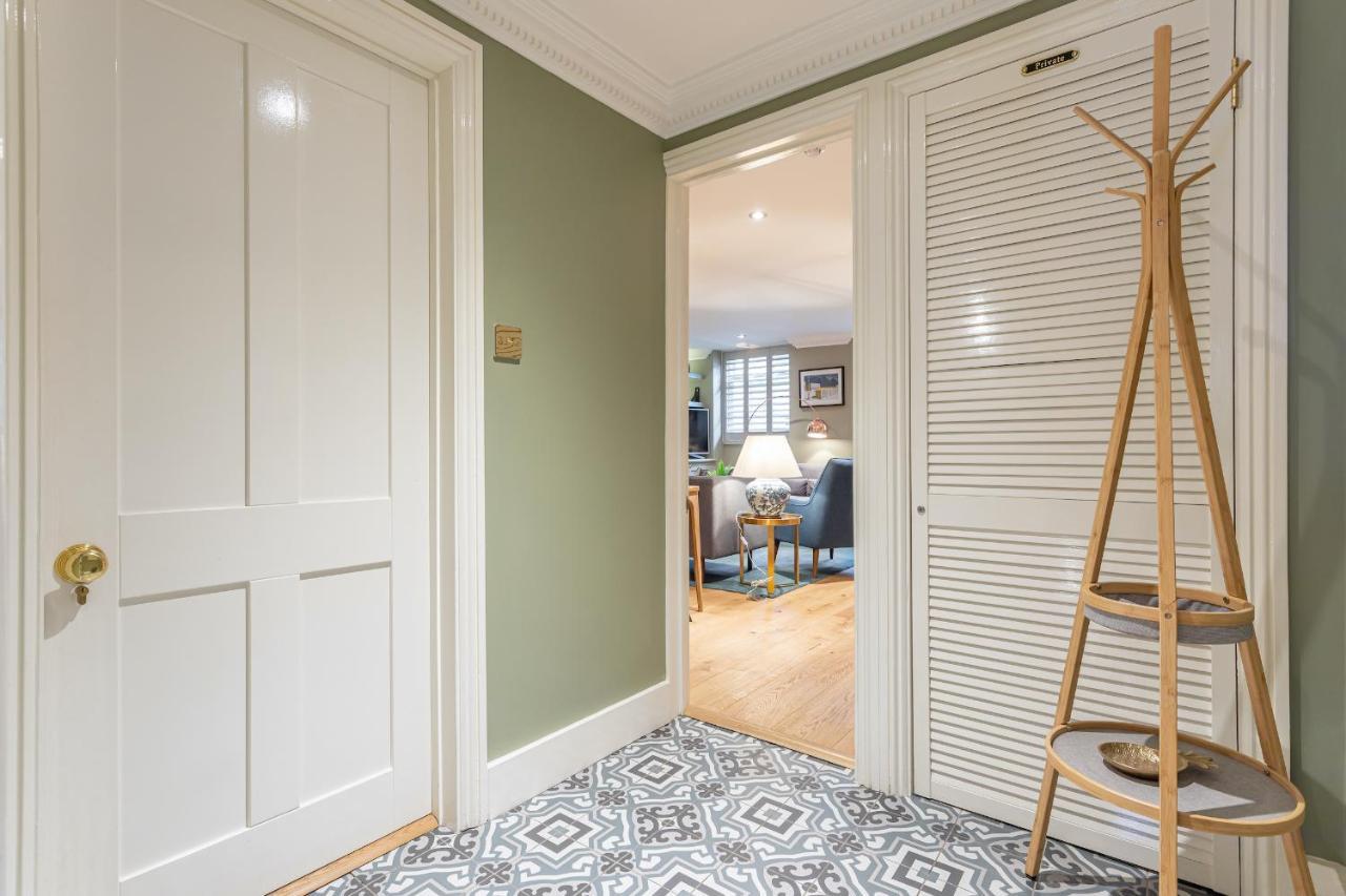 Beaches - Luxury Seafront Apartment Brighton
