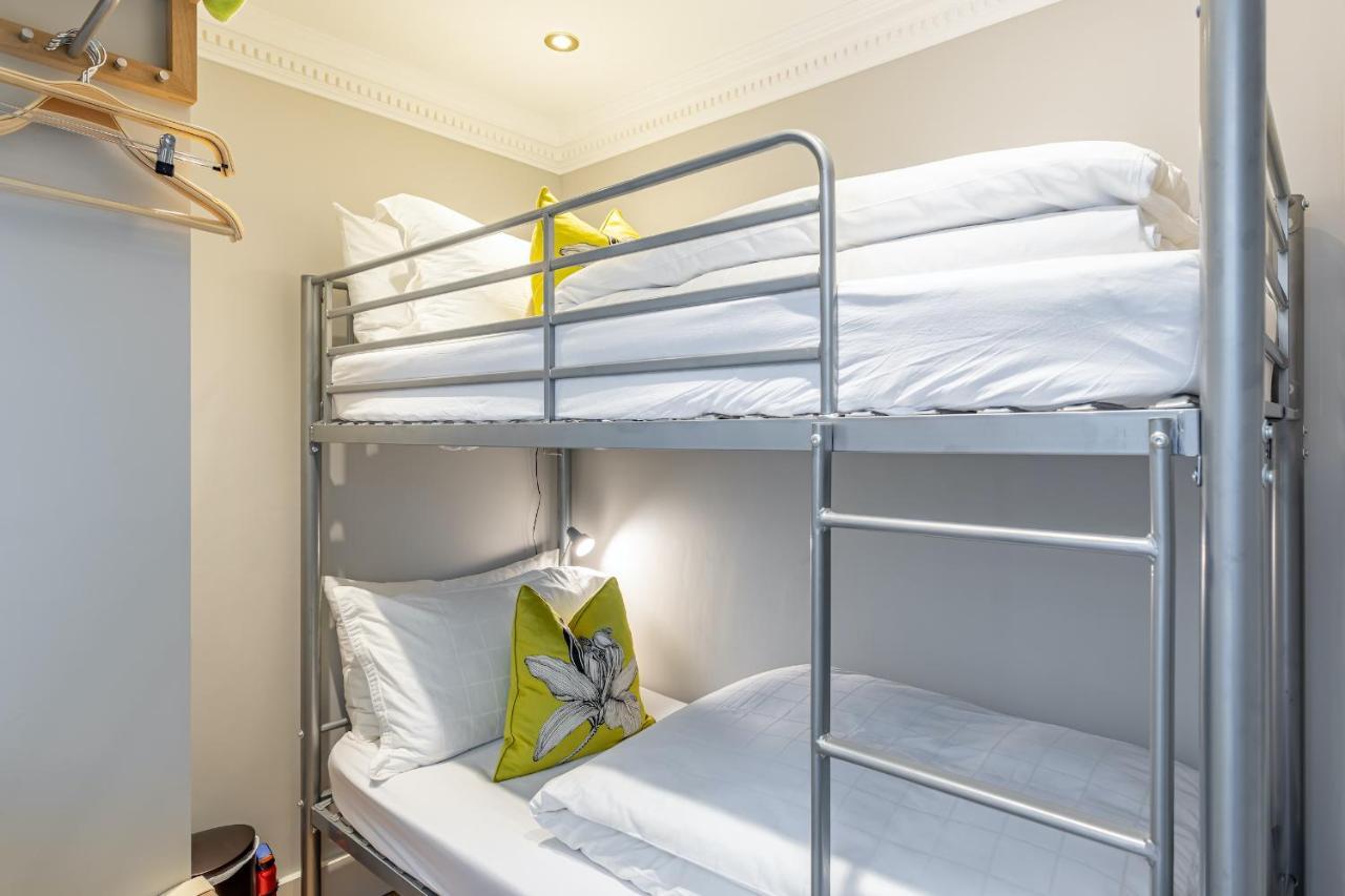 Beaches - Luxury Seafront Apartment Brighton