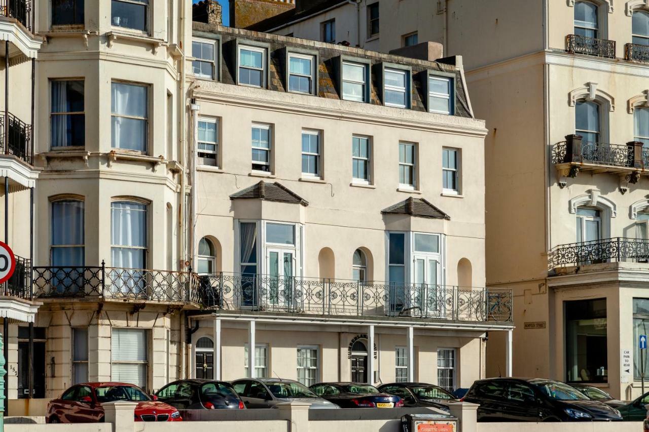 Beaches - Luxury Seafront Apartment